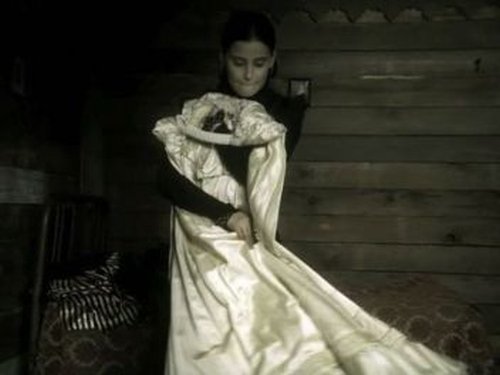 Nelly White Dress Husband